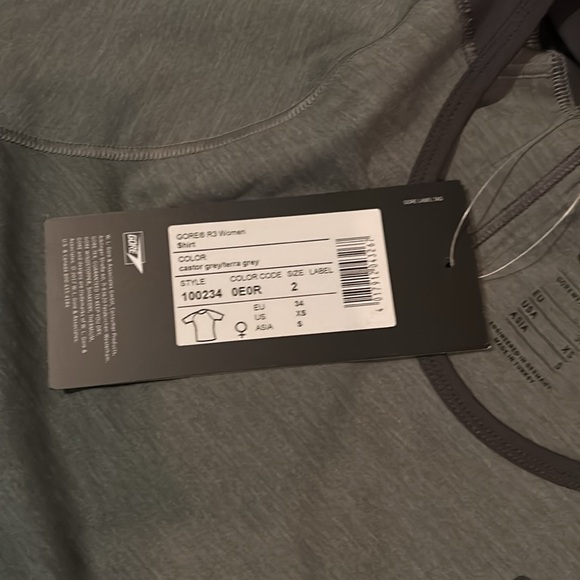 NWT women’s Gore lightweight top XS - Picture 7 of 7